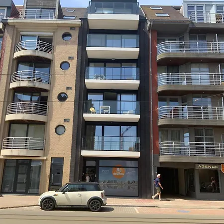 La Madeleine Apartament De Panne